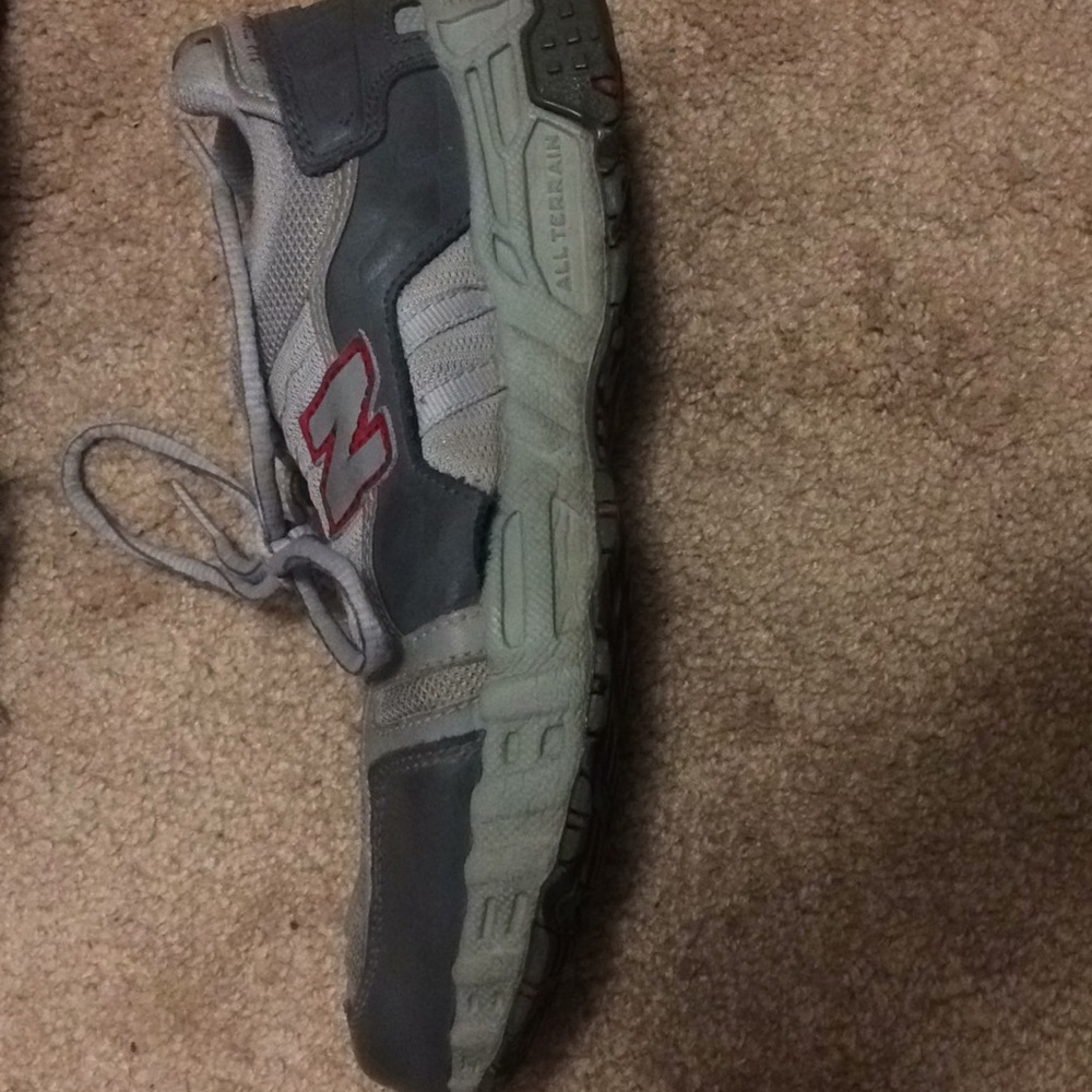 New balance tennis shoes